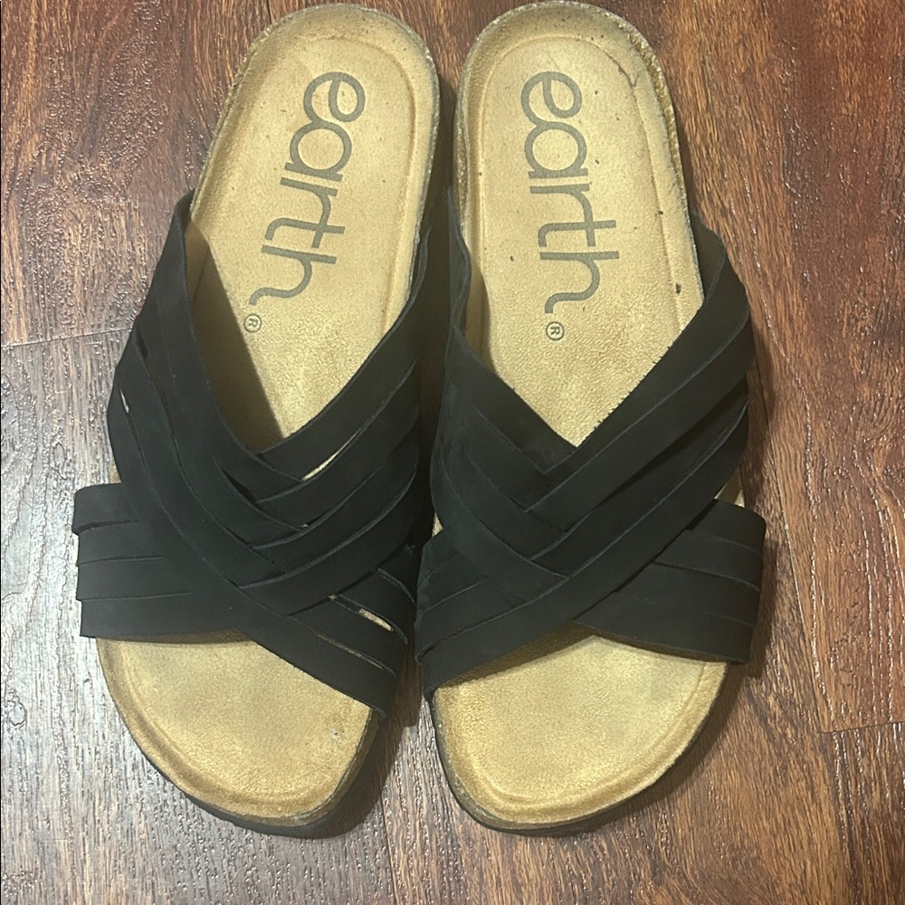 Earth Women's Black Crisscross Sandals